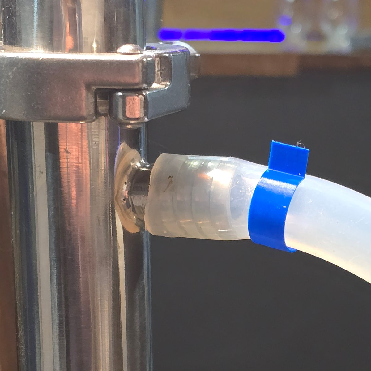 Printed hose clip indicators for distilling water lines